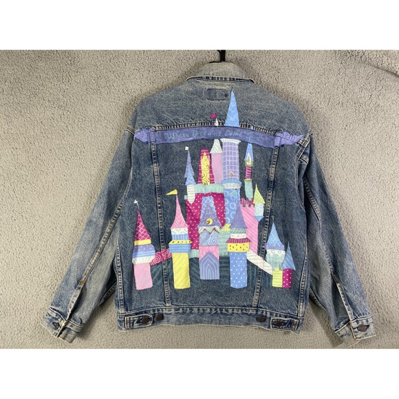 Vintage Levi’s 70507 Denim Trucker Jacket USA Made Castle Graphic Back M - Picture 6 of 12